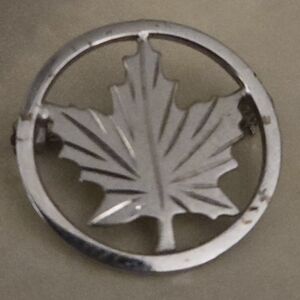 Vintage Bond Boyd 925 Sterling Silver Maple Leaf Brooch